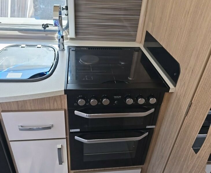 2017 COACHMAN VIP 545 OVEN