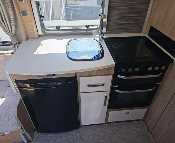 2017 COACHMAN VIP 545 KITCHEN