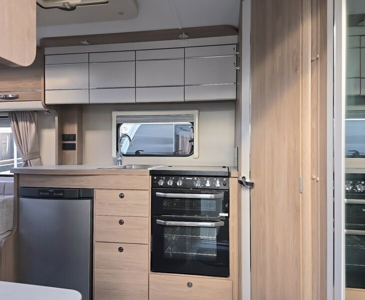 2020 COMPASS CAPIRO 520 ENTRANCE