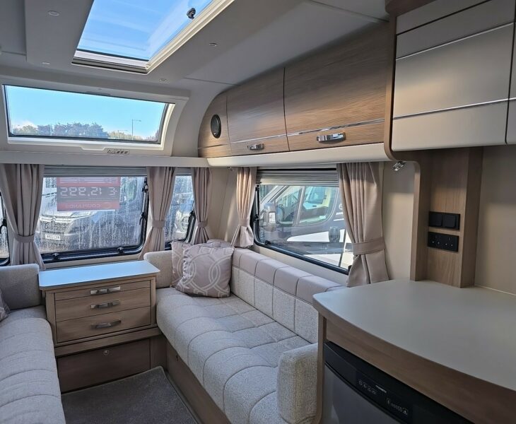2020 COMPASS CAPIRO 520 VIEW