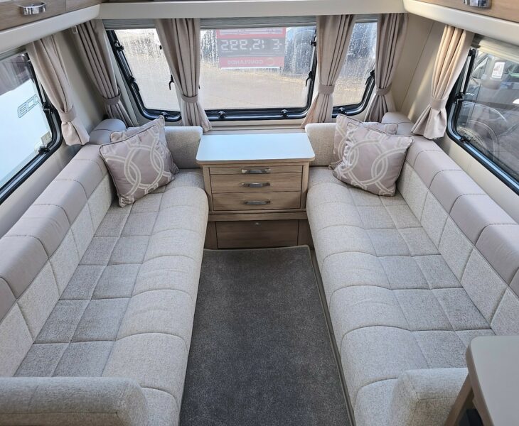 2020 COMPASS CAPIRO 520 SEATING