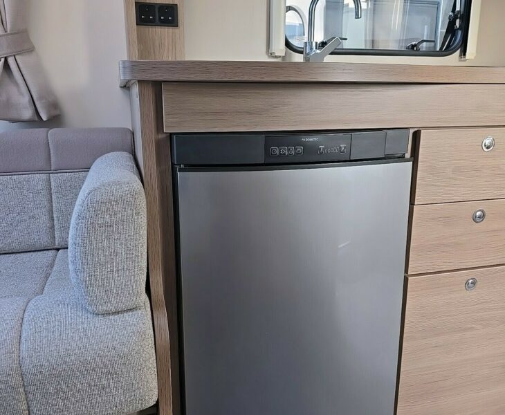 2020 COMPASS CAPIRO 520 FRIDGE