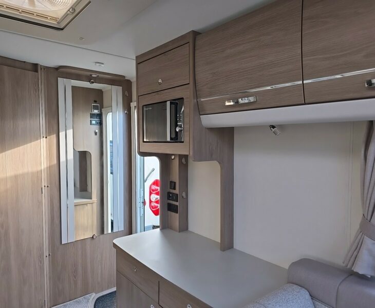 2020 COMPASS CAPIRO 520 MICROWAVE