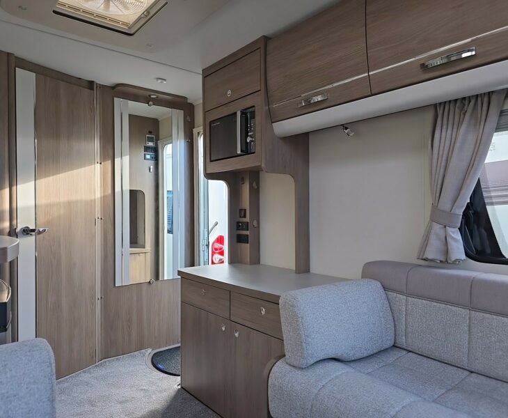 2020 COMPASS CAPIRO 520 VIEW