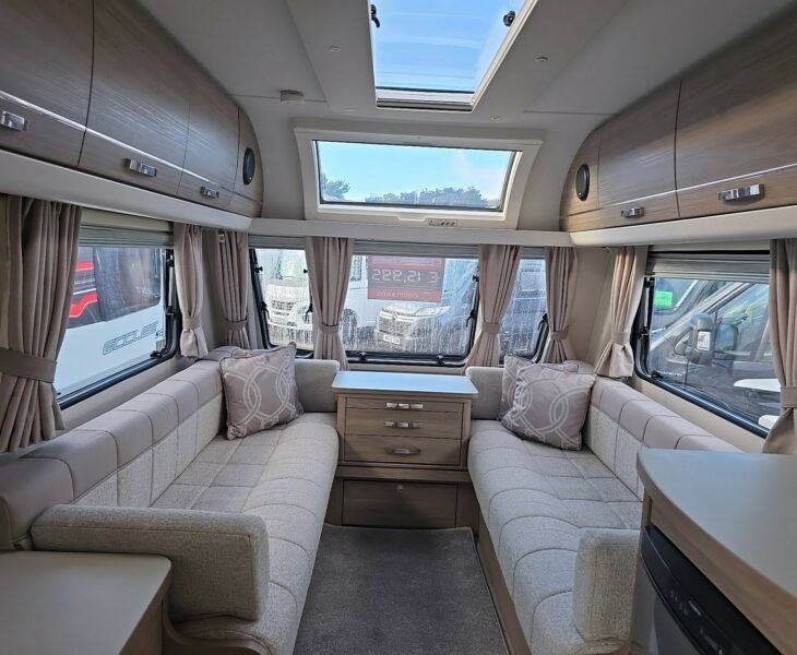 2020 COMPASS CAPIRO 520 VIEW