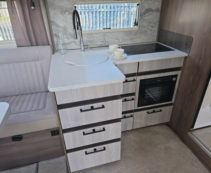 2026 AVVENTURA 565 MOTORHOME