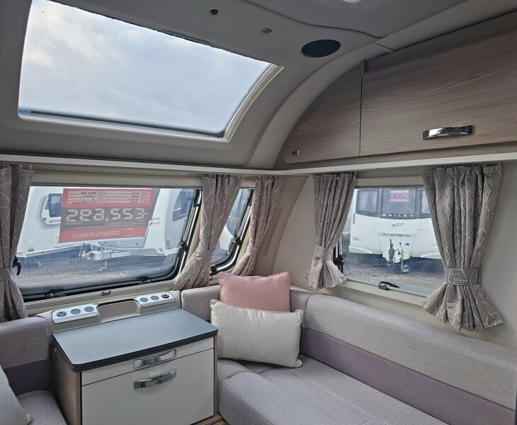 2023 SWIFT VOGUE 580 4 BERTH CARAVAN