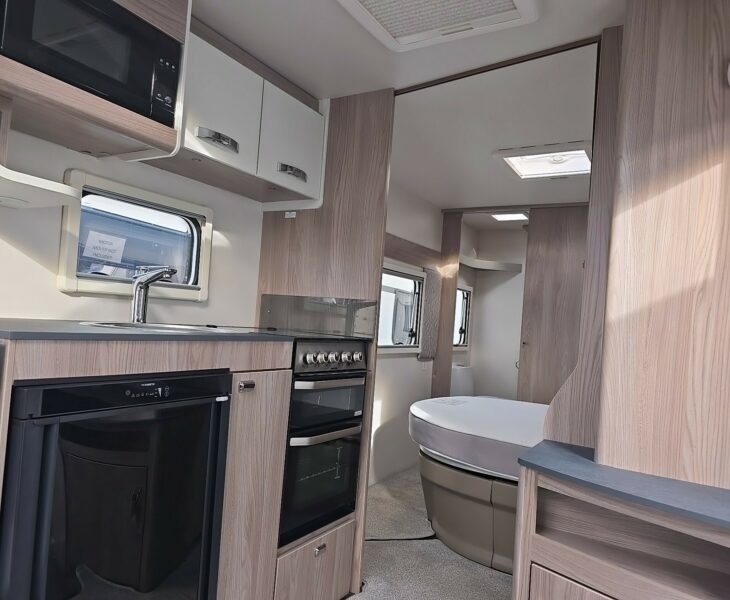 2023 SWIFT VOGUE 580 4 BERTH CARAVAN