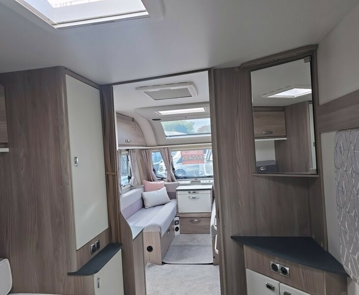 2023 SWIFT VOGUE 580 4 BERTH CARAVAN