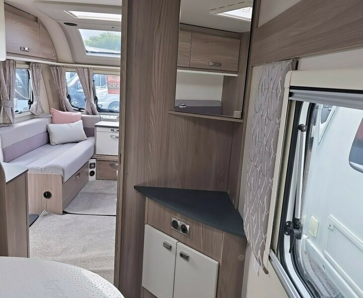 2023 SWIFT VOGUE 580 4 BERTH CARAVAN