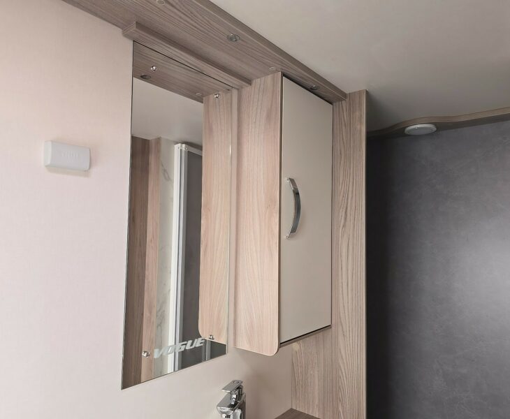 2023 SWIFT VOGUE 580 4 BERTH CARAVAN