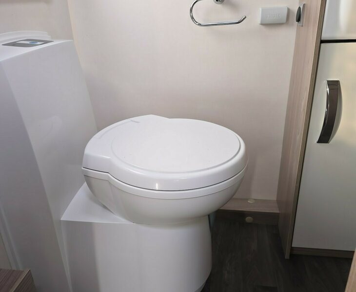 2023 SWIFT VOGUE 580 4 BERTH CARAVAN