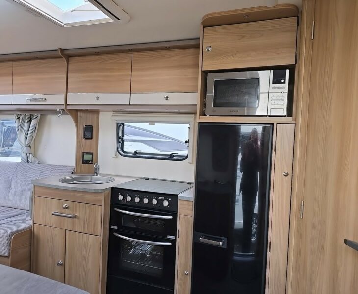 2018 BAILEY PEGASUS GENOA GT70 2 BERTH CARAVAN