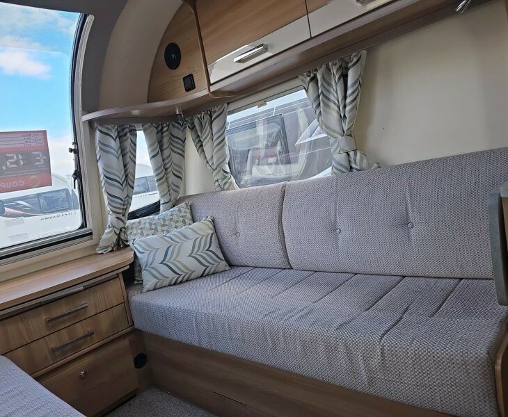 2018 BAILEY PEGASUS GENOA GT70 2 BERTH CARAVAN