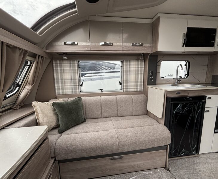 SWIFT CHALLENGER 560 SE 2024 O/S LOUNGE