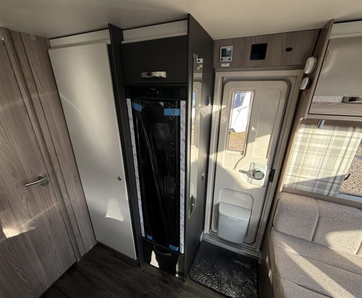 SWIFT CHALLENGER GRANDE 670 2025 FRIDGE