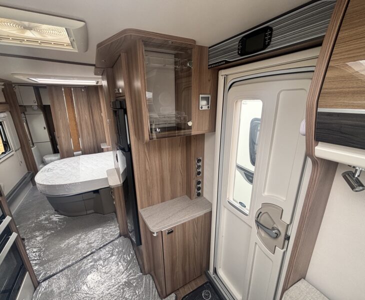Bessacarr By Design 645 2018
