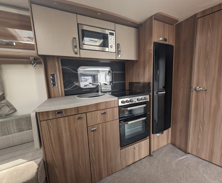 SWIFT CHALLENGER 480 2018 KITCHEN