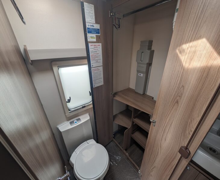 SWIFT CHALLENGER 480 2018 WASHROOM 2