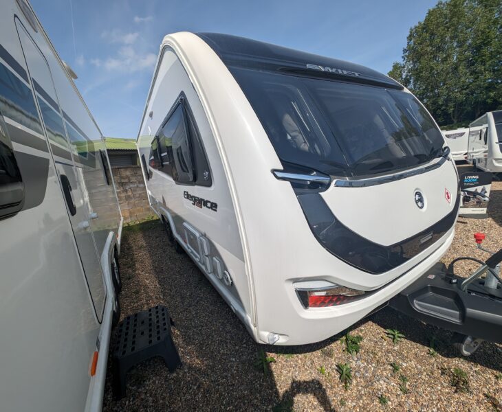 SWIFT ELEGANCE GRANDE 860 2024 FRONT OFF SIDE VIEW