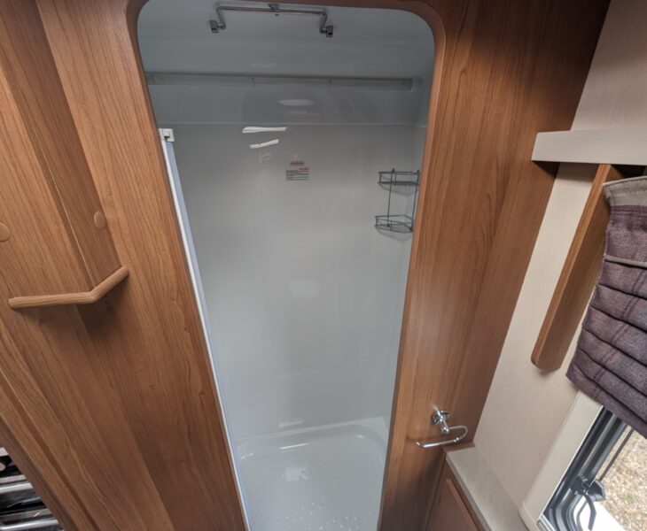 Auto-Trail Tracker RS 2018 SHOWER