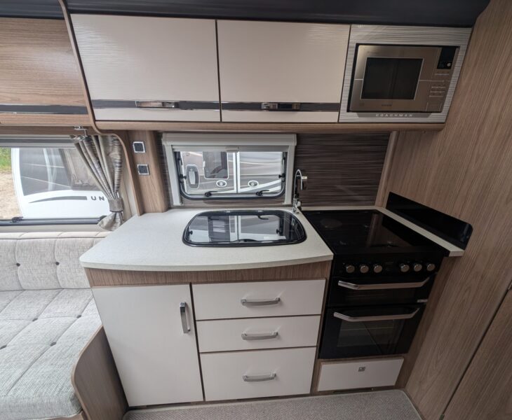 Coachman Laser 650 201