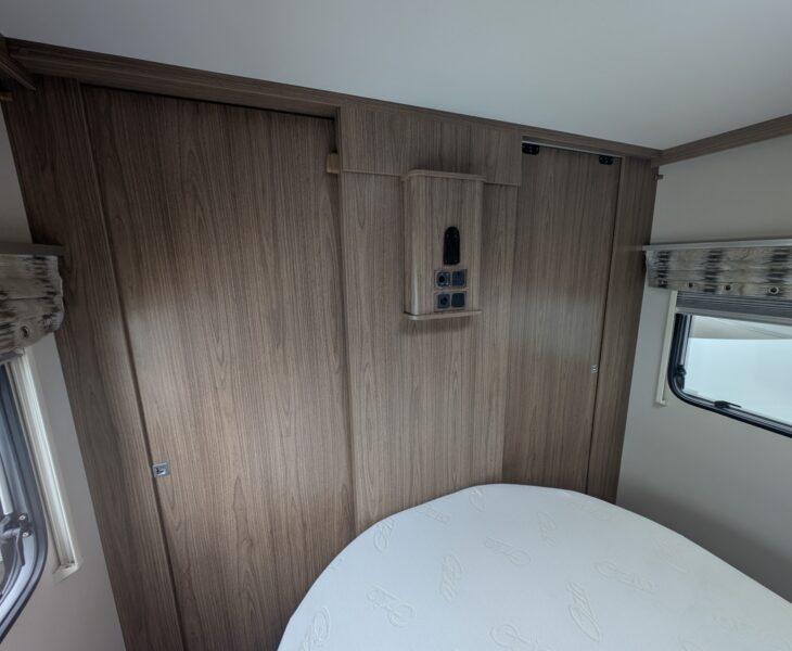 Coachman Laser 650 201