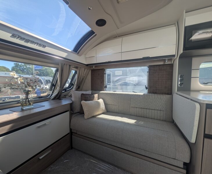 SWIFT ELEGANCE GRANDE 845 2025