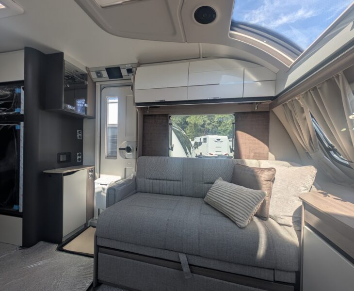 SWIFT ELEGANCE GRANDE 845 2025