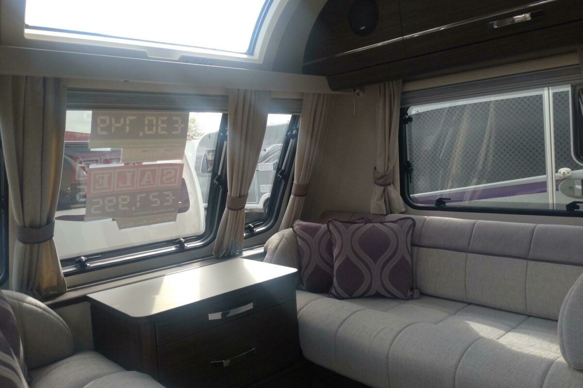 Elddis Affinity 550 Interior