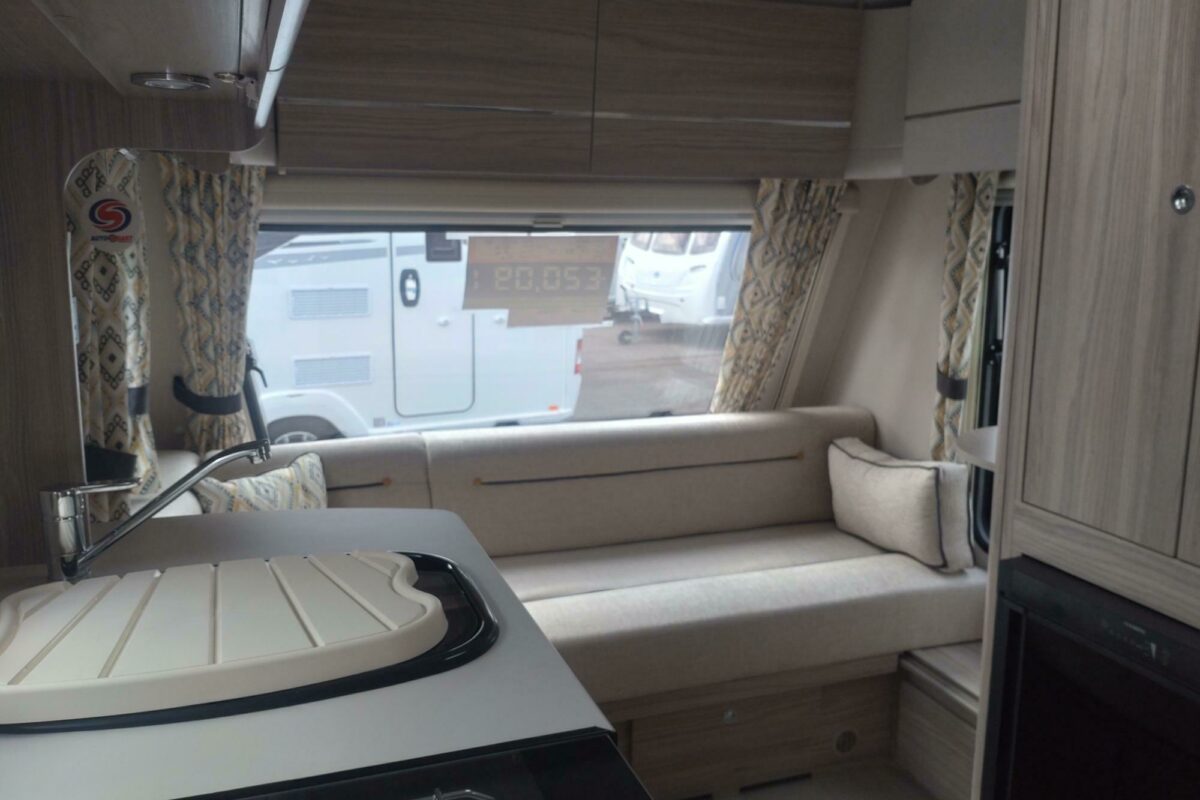 Elddis Xplore 304 Interior