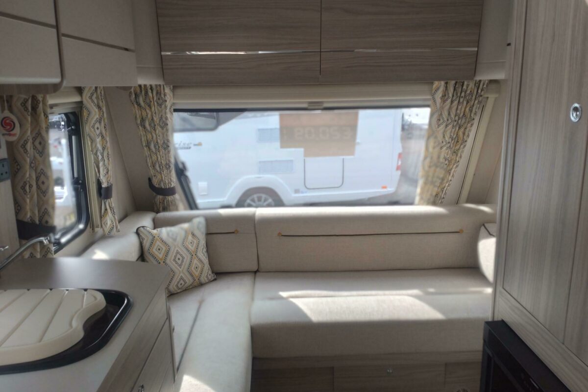 Elddis Xplore 304 Interior