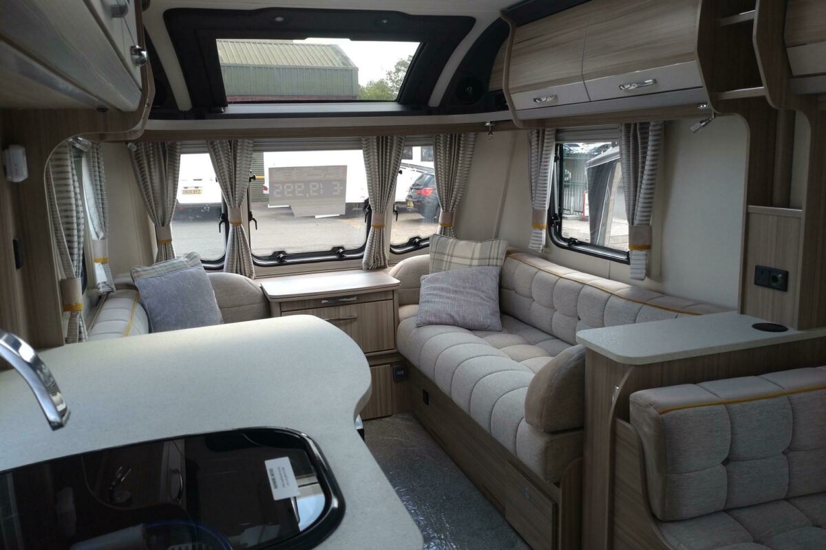 Coachman  Pastiche 520 Interior