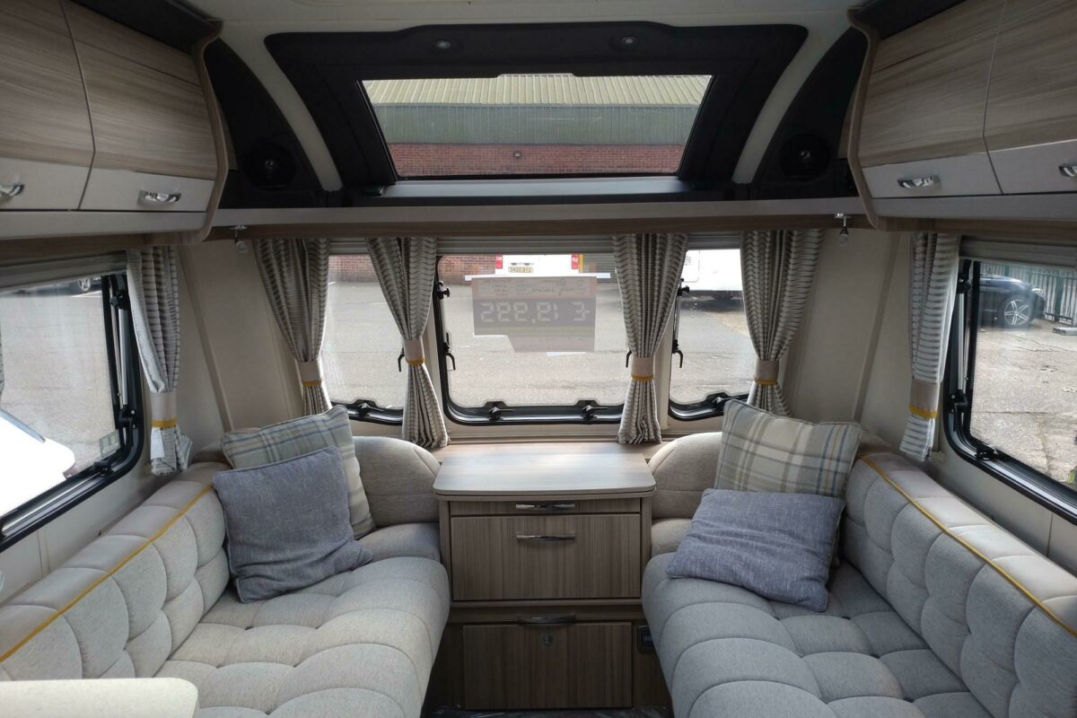 Coachman  Pastiche 520 Interior