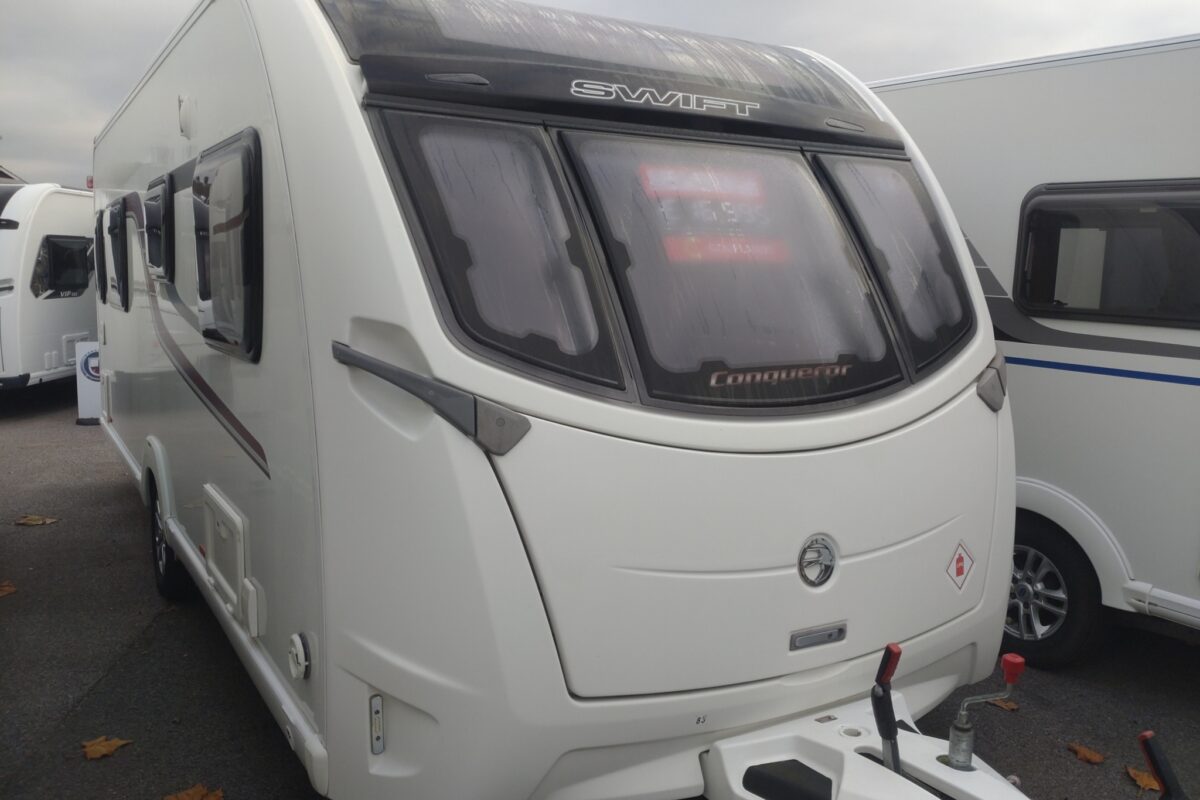 2016 Swift Conqueror 580 Front