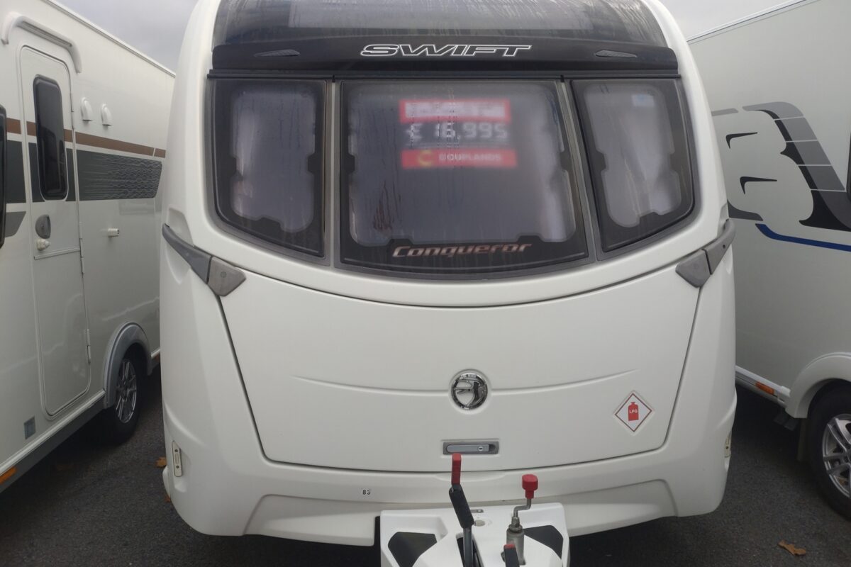 2016 Swift Conqueror 580 Front