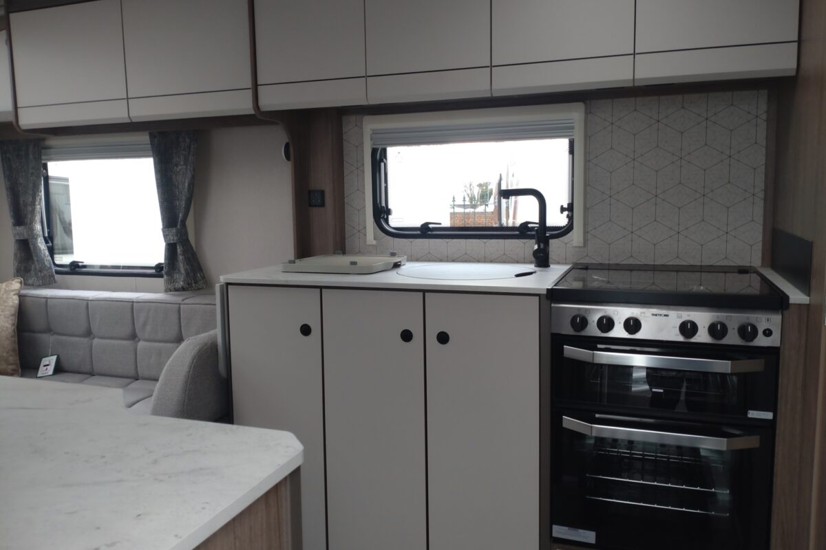 Coachman Acadia 460 Interior