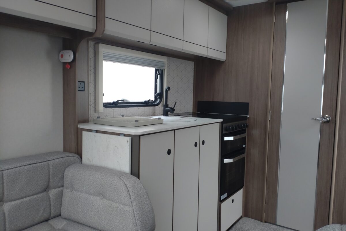 Coachman Acadia 460 Interior