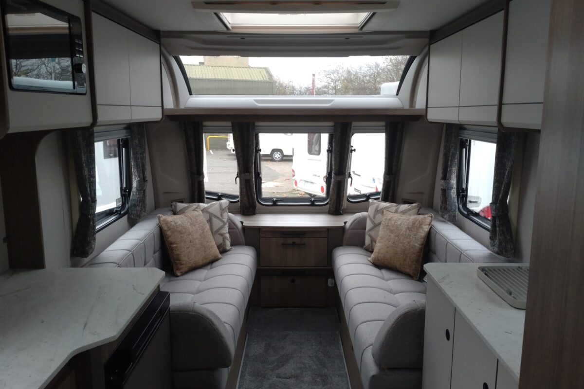 Coachman Acadia 460 Interior