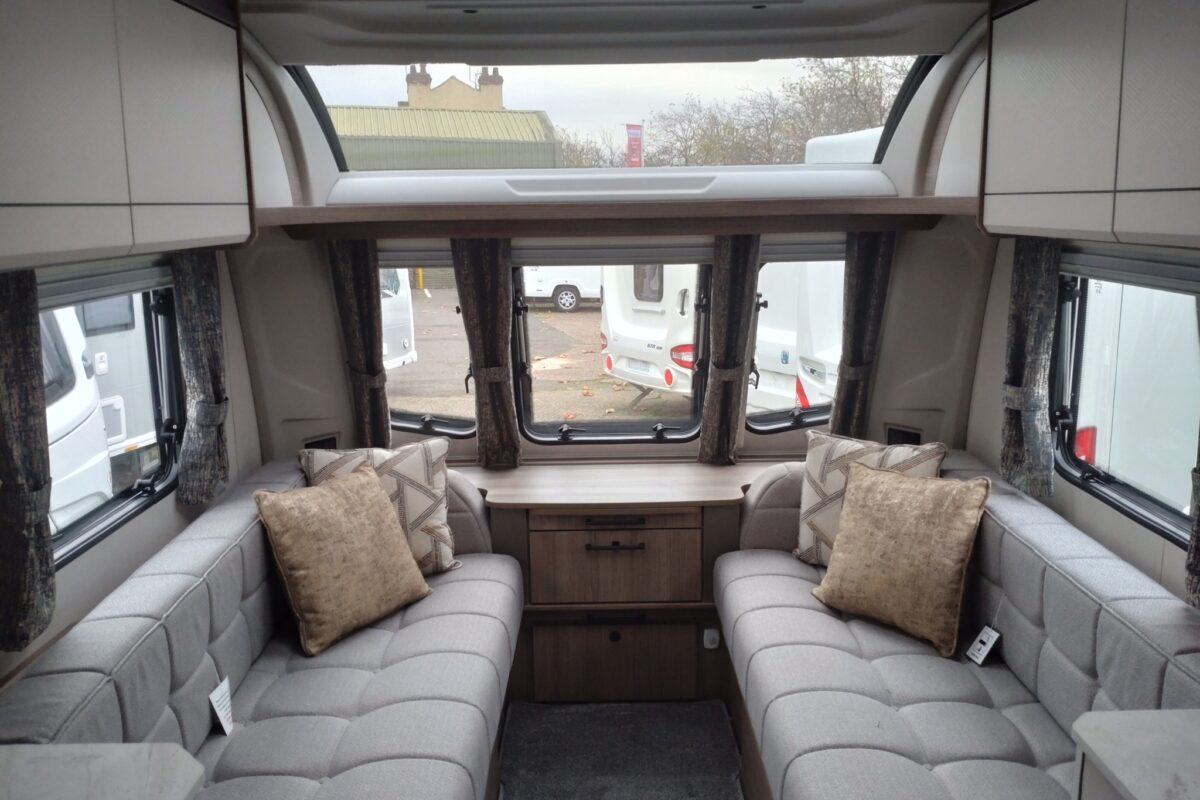 Coachman Acadia 460 Interior