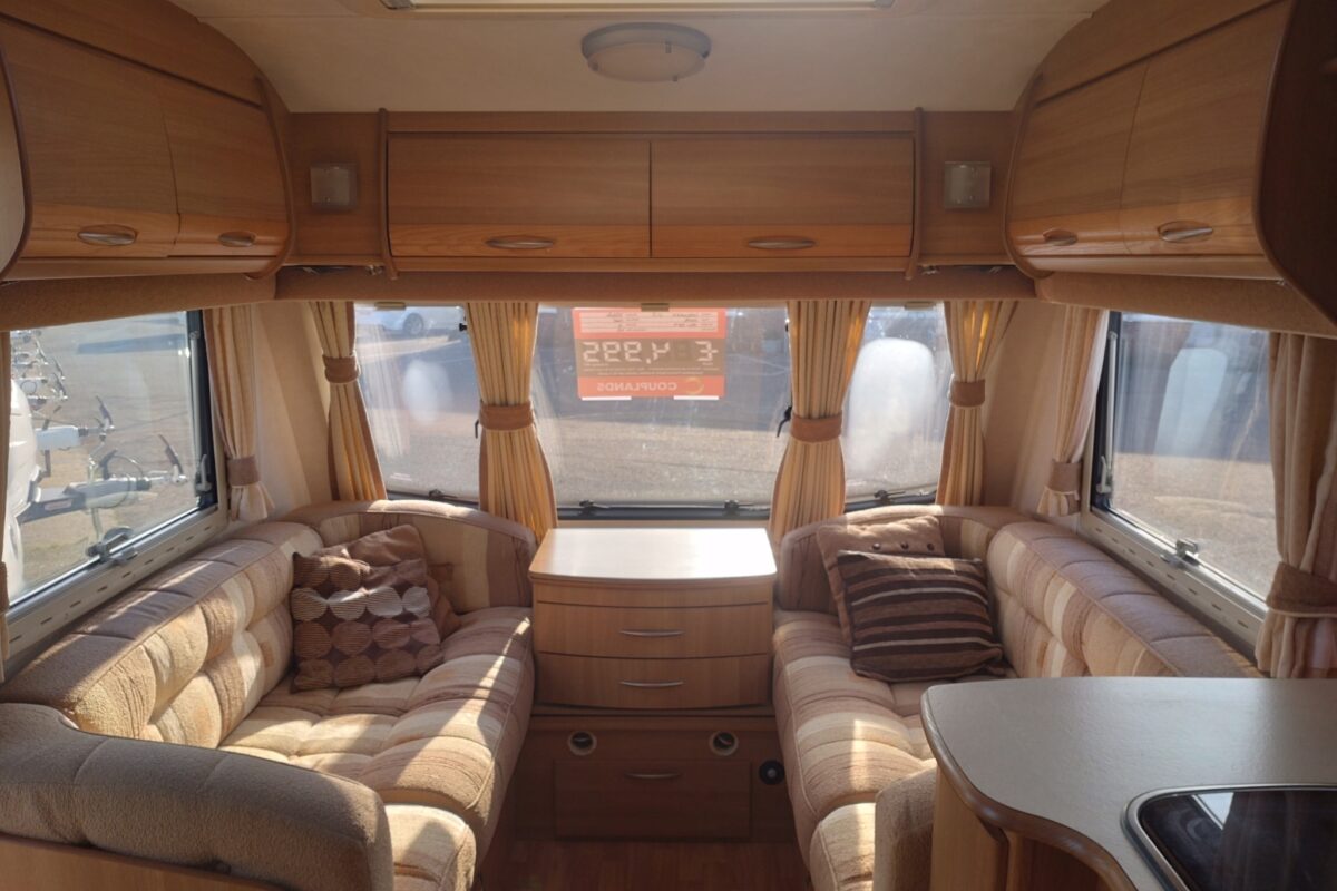 2008 Coachman vip 535/4 interior