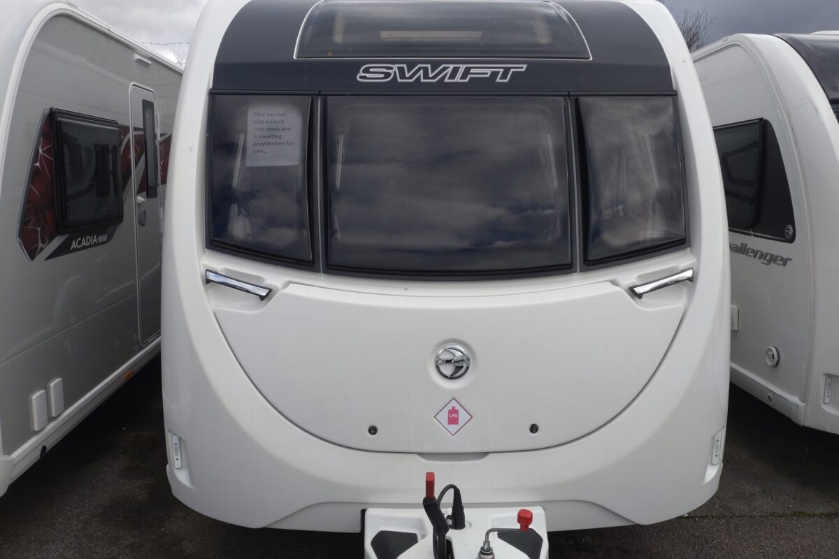 2019 Swift Aventura 4 EB Front