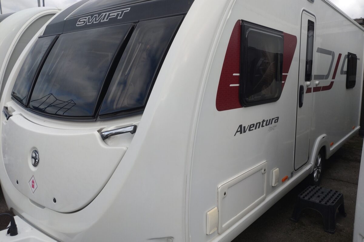 2019 Swift Aventura 4 EB Front/Side