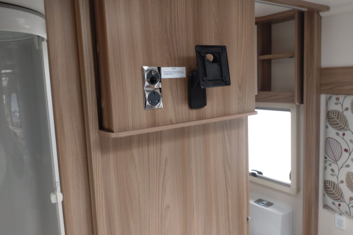 2019 Swift Aventura 4 EB Interior