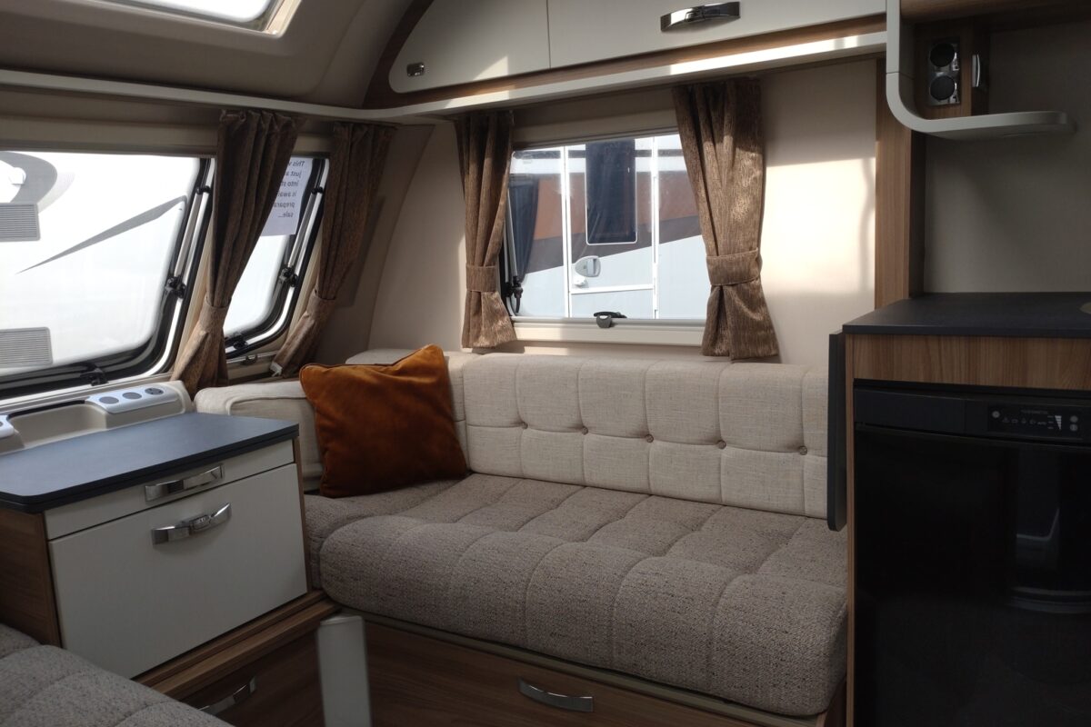 Swift Sunrise 580 Interior