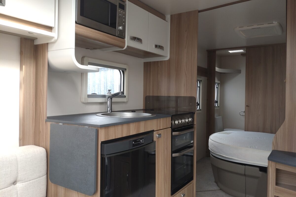 Swift Sunrise 580 Interior