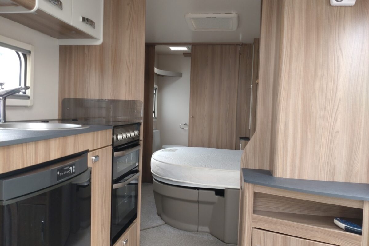 Swift Sunrise 580 Interior