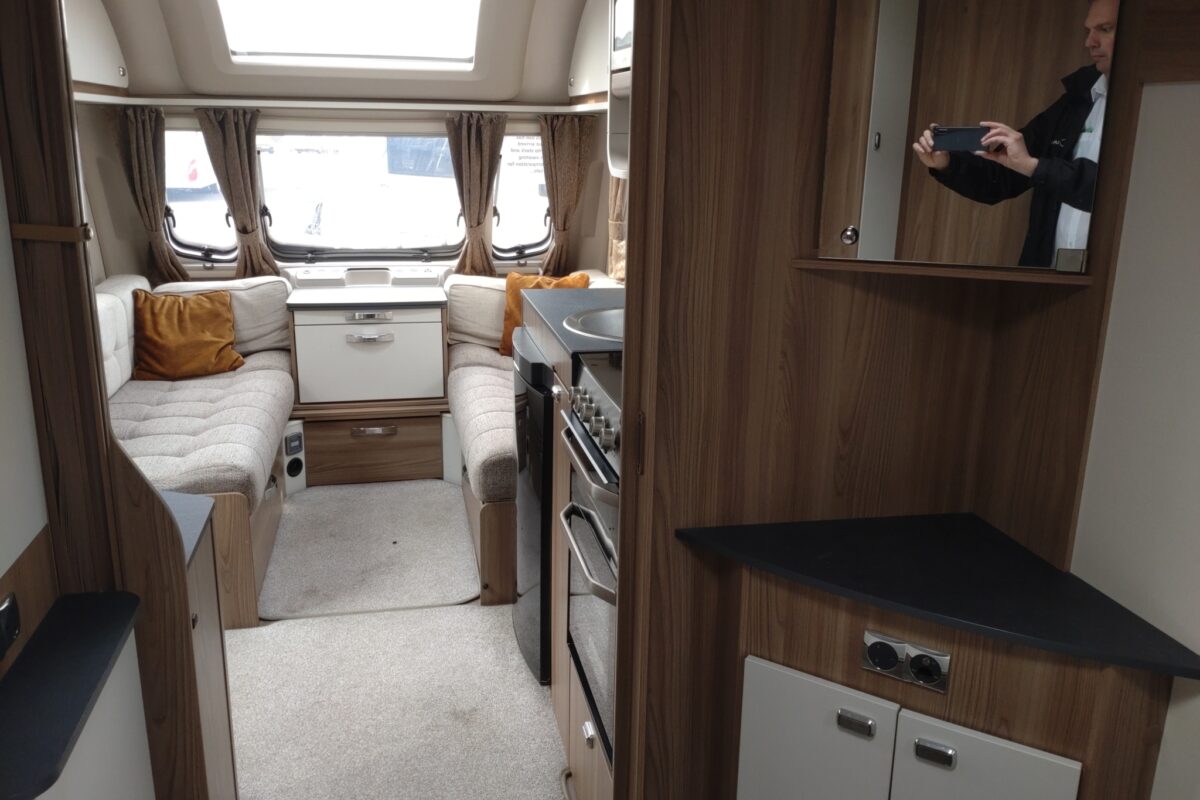 Swift Sunrise 580 Interior