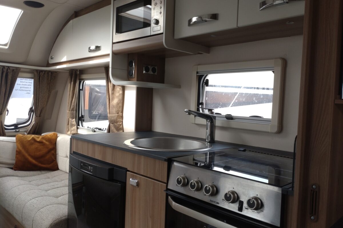 Swift Sunrise 580 Interior