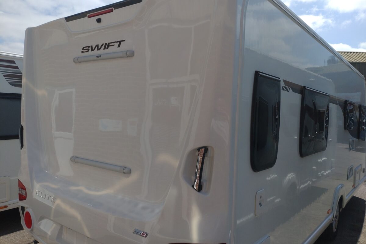 2021 Sterling Elite 880 Rear
